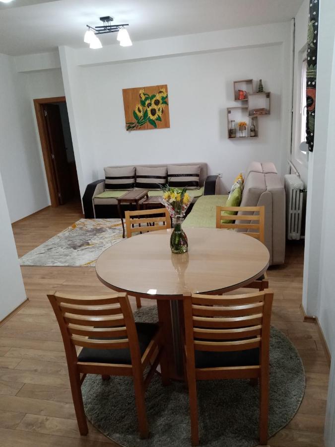 Vik Apartments Skopje Bagian luar foto