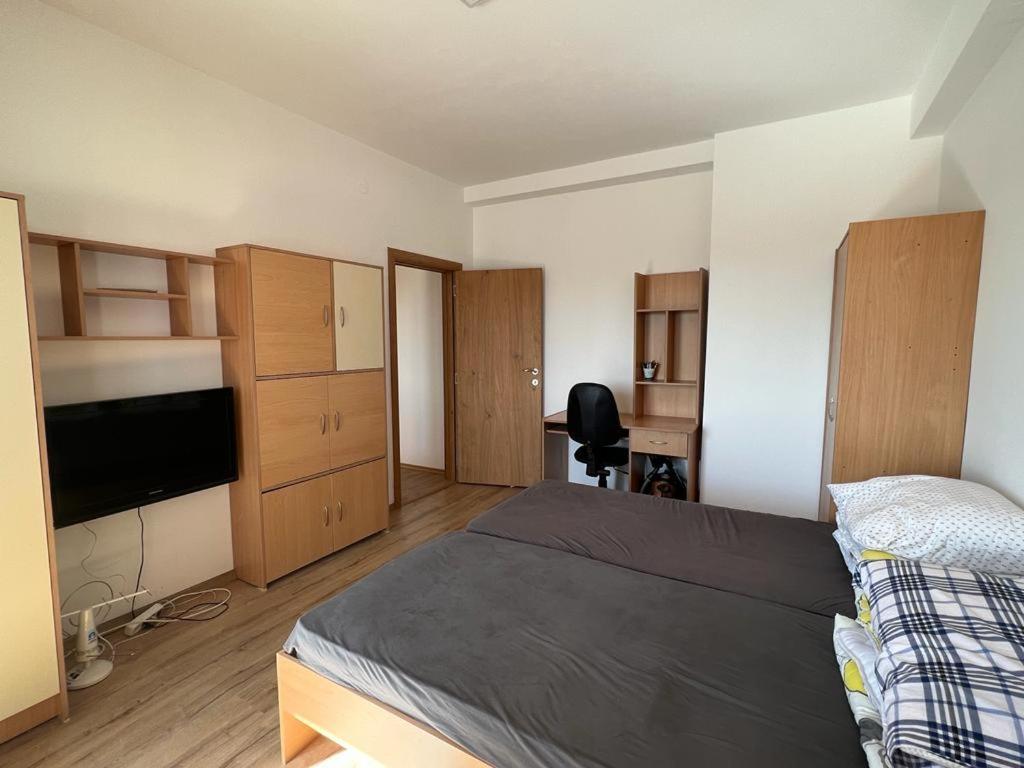 Vik Apartments Skopje Bagian luar foto