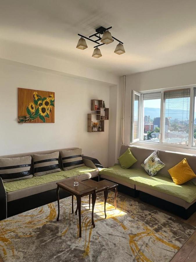 Vik Apartments Skopje Bagian luar foto